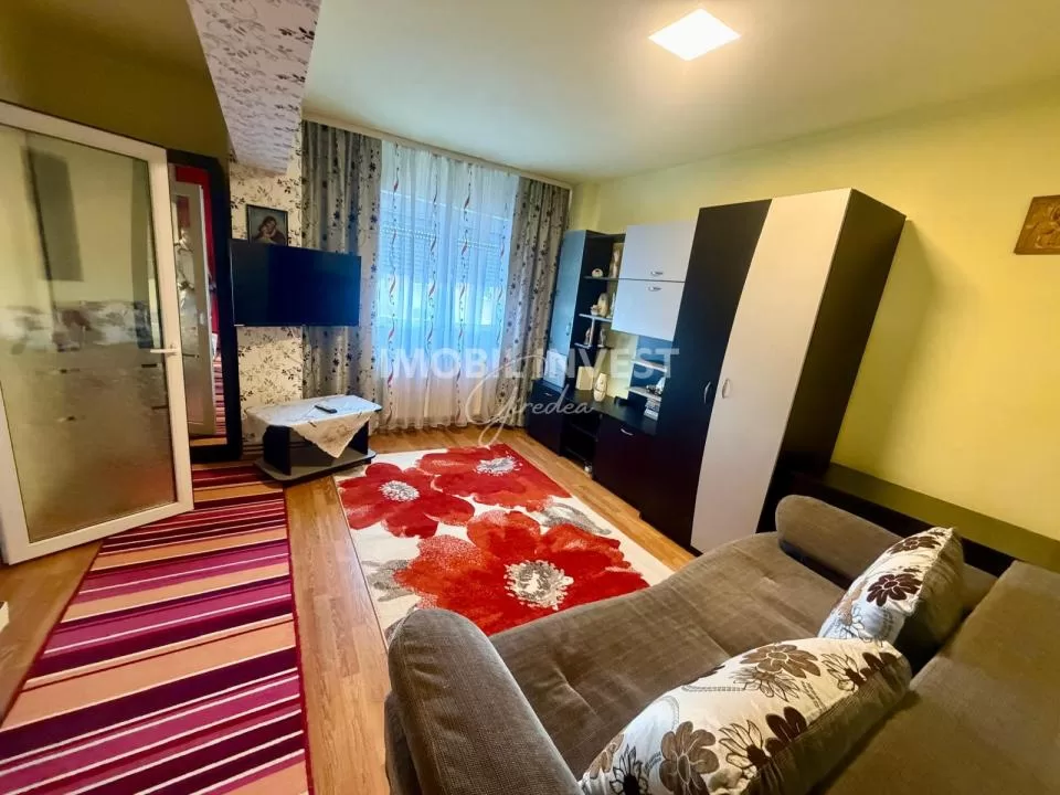 Garsonieră de închiriat,complet mobilată și utilată,bucătărie separată — fotografia 1
