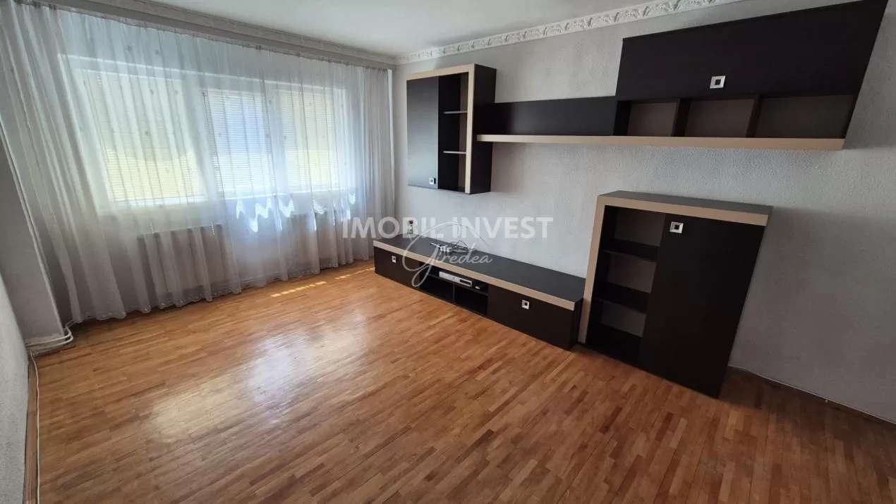 Apartament cu 2 camere de închiriat, etaj intermediar, zona Cetate — fotografia 1