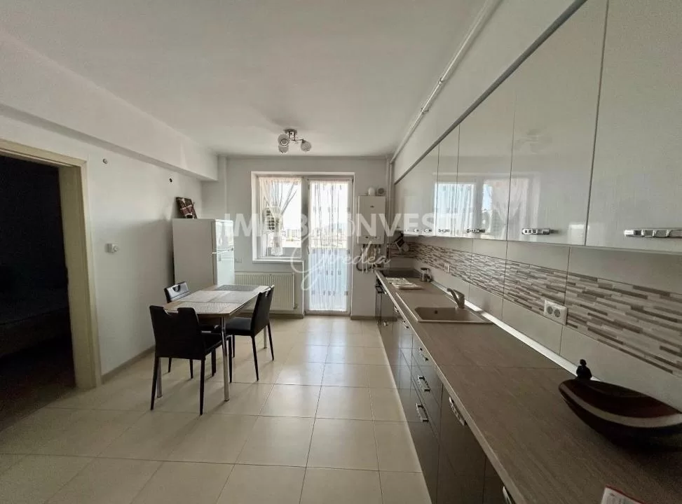 Apartament 2 camere, complet mobilat-utilat, parcare, balcon — fotografia 3