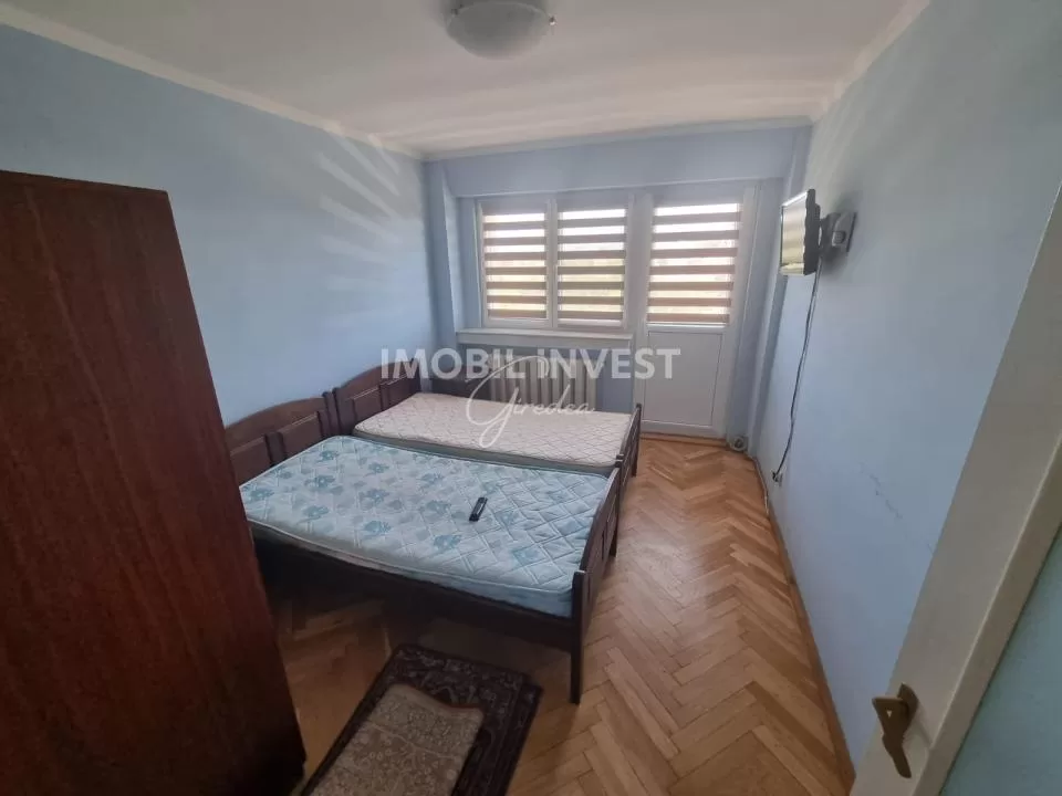 Apartament 4 camere, vedere panoramică spre Parcul Cetății, 380E/luna — fotografia 1