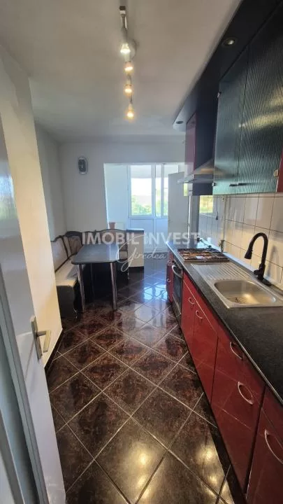 Apartament 4 camere de închiriat – Zona Centru | 82 mp | /lună — fotografia 1