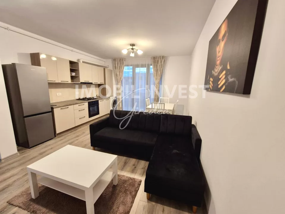 Apartament de închiriat în Centru, bloc nou,2 camere, balcon — fotografia 1