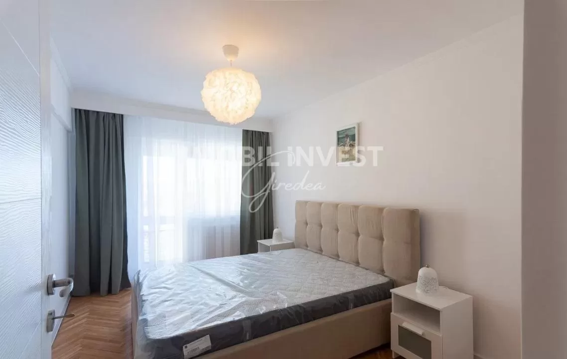 Apartament 2 camere, ultracentral,bloc cu lift,complet mobilat-utilat — fotografia 3