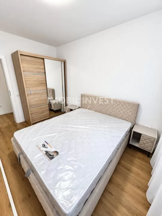 Apartament 3 camere, bloc nou, etaj 2, balcon, parcare — fotografia 3